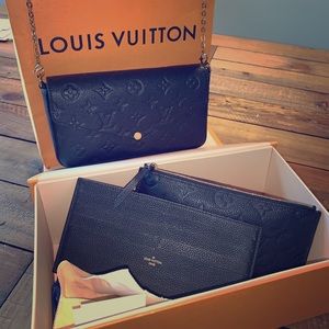 Beautiful THREE Piece Louis Vuitton Crossbody⭐️
